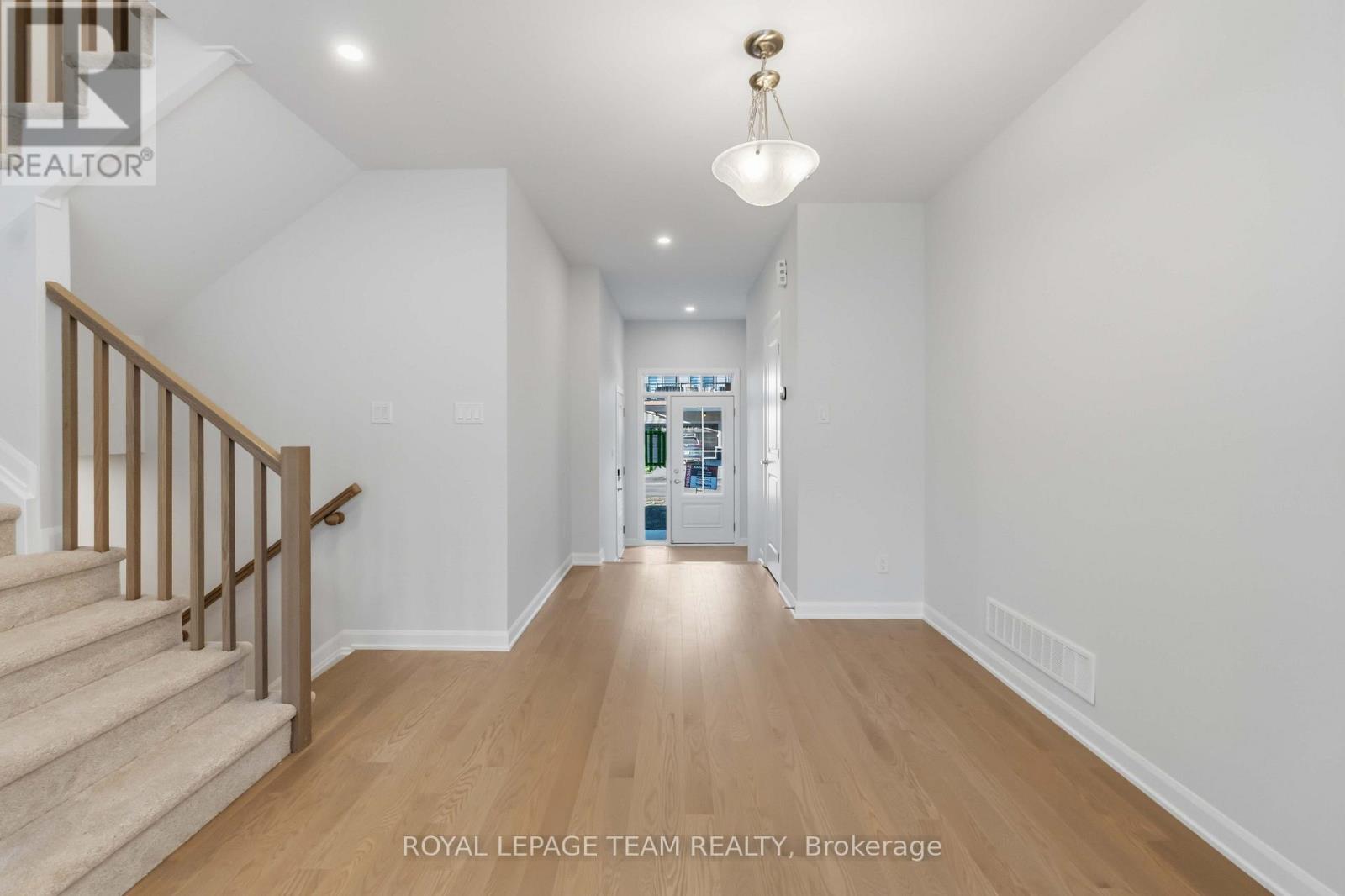 831 Fairline Row, Ottawa, Ontario  K2V 0V8 - Photo 5 - X12854668