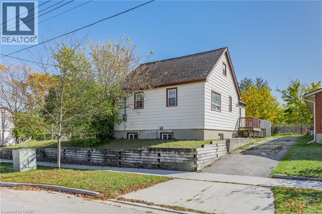439 Alice Avenue, Kitchener, Ontario  N2M 2A3 - Photo 3 - 40871401