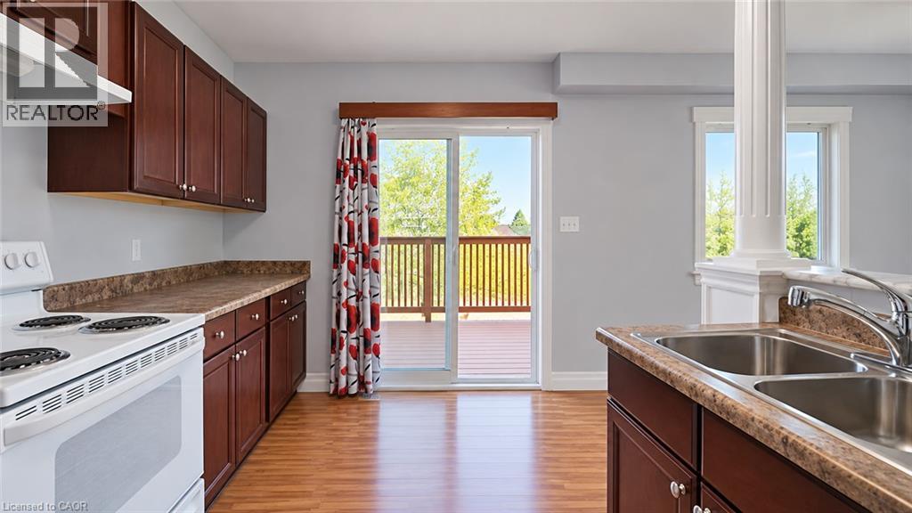 10 Doll Court, Kitchener, Ontario  N2E 4H1 - Photo 3 - 40873930