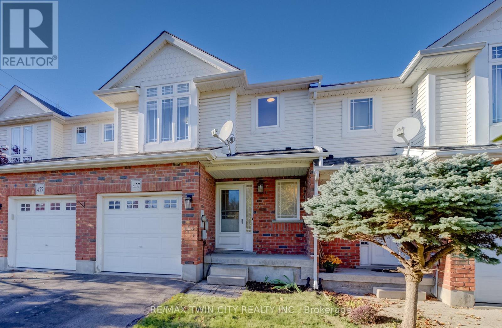 457 Annapolis Court, Waterloo, Ontario  N2K 4E7 - Photo 2 - X14093294
