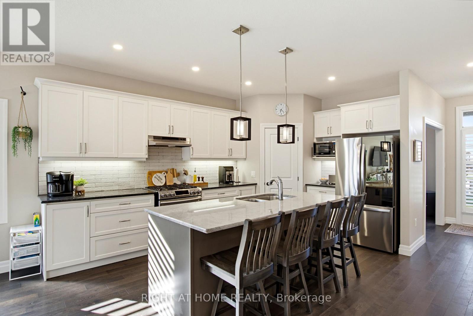 156 Wintermute Court E, Central Elgin, Ontario  N0L 1B0 - Photo 9 - X14115912