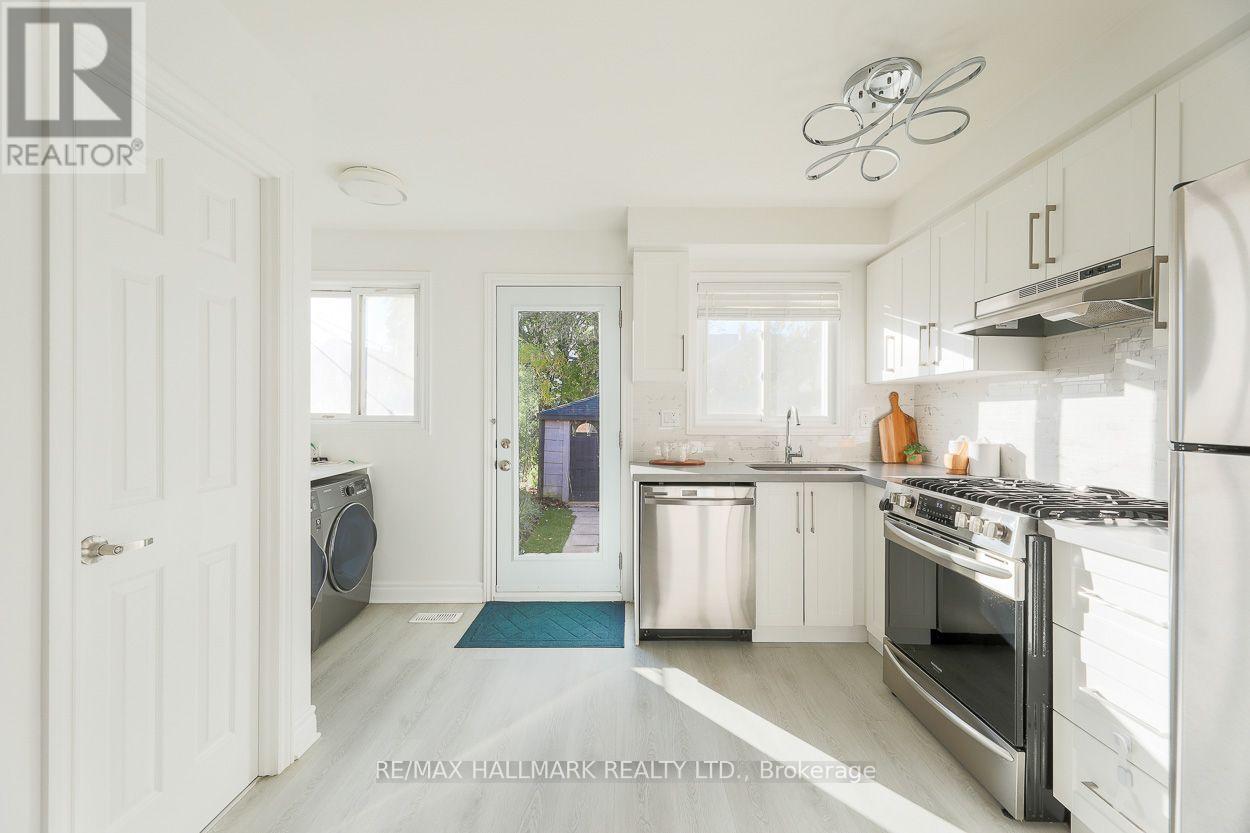 77a Badgerow Avenue, Toronto, Ontario  M4M 1V5 - Photo 11 - E14115822