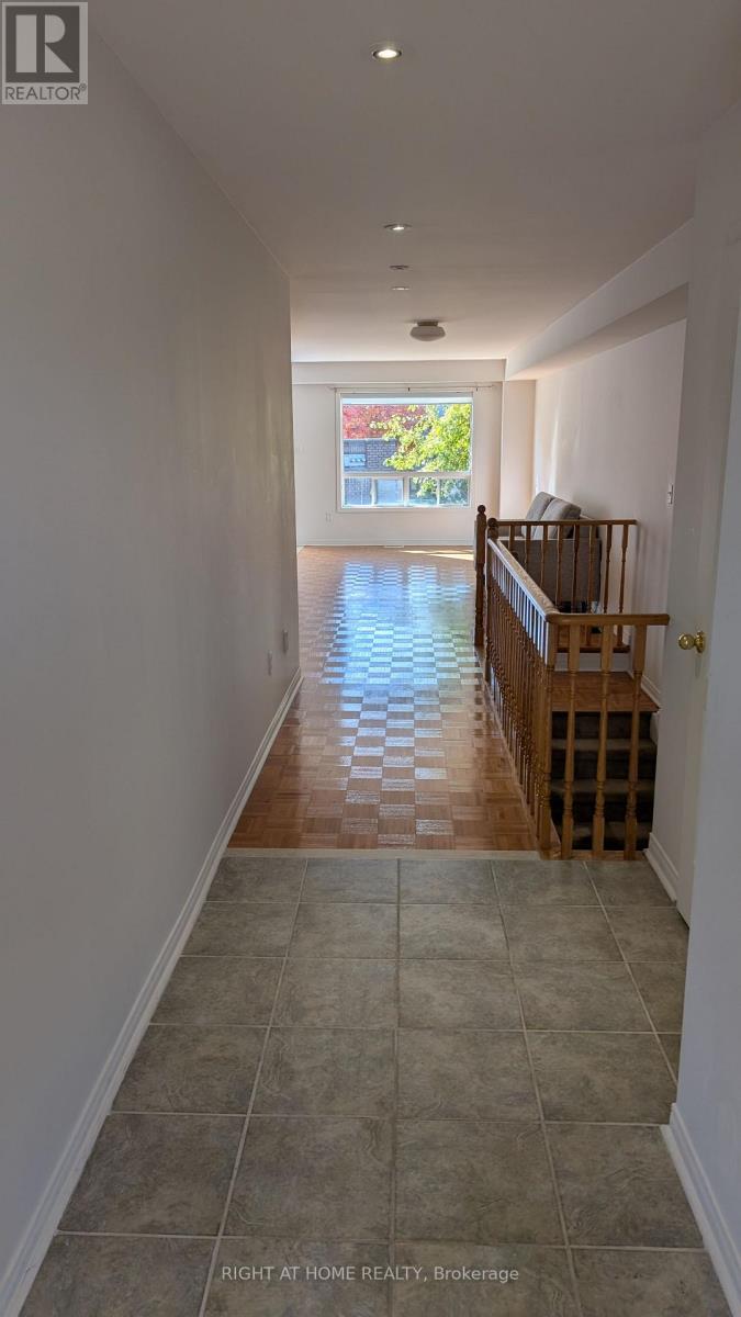 24 - 770 Othello Court, Mississauga, Ontario  L5W 1Y2 - Photo 3 - W14115892