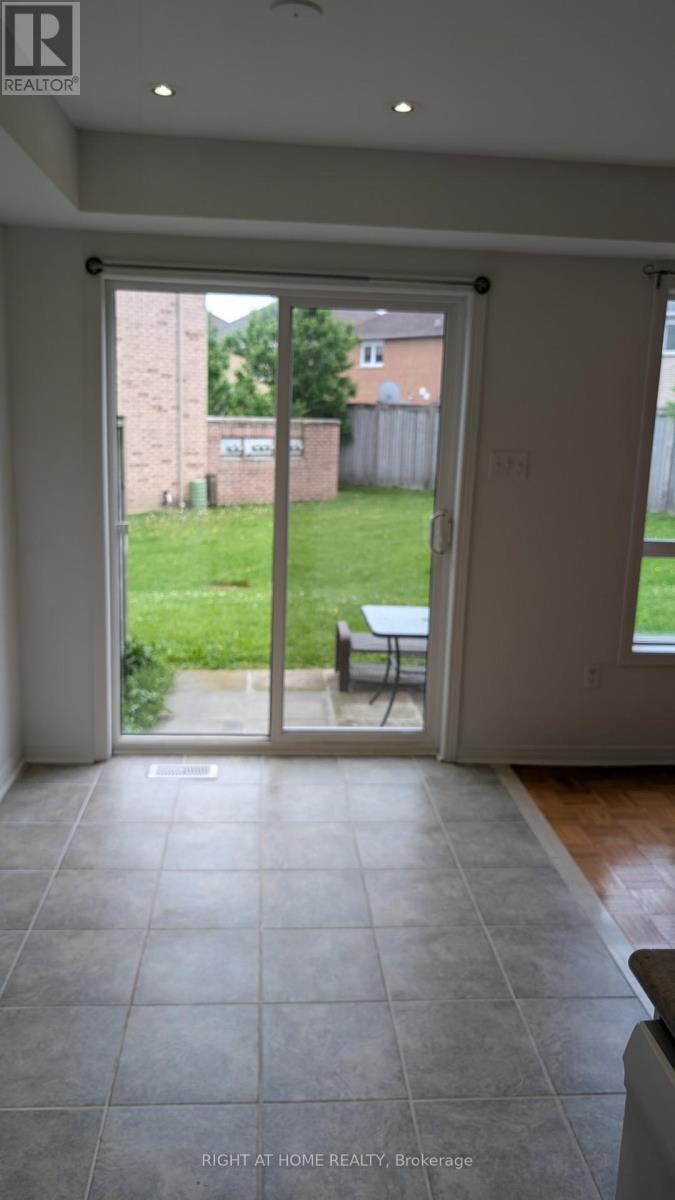 24 - 770 Othello Court, Mississauga, Ontario  L5W 1Y2 - Photo 6 - W14115892