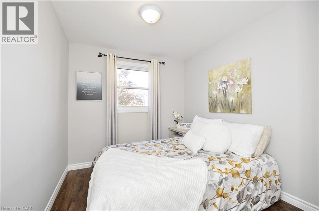 Semi-detached for sale at 23 Sacha Road, Silverheights, Cambridge, Ontario, photo 21