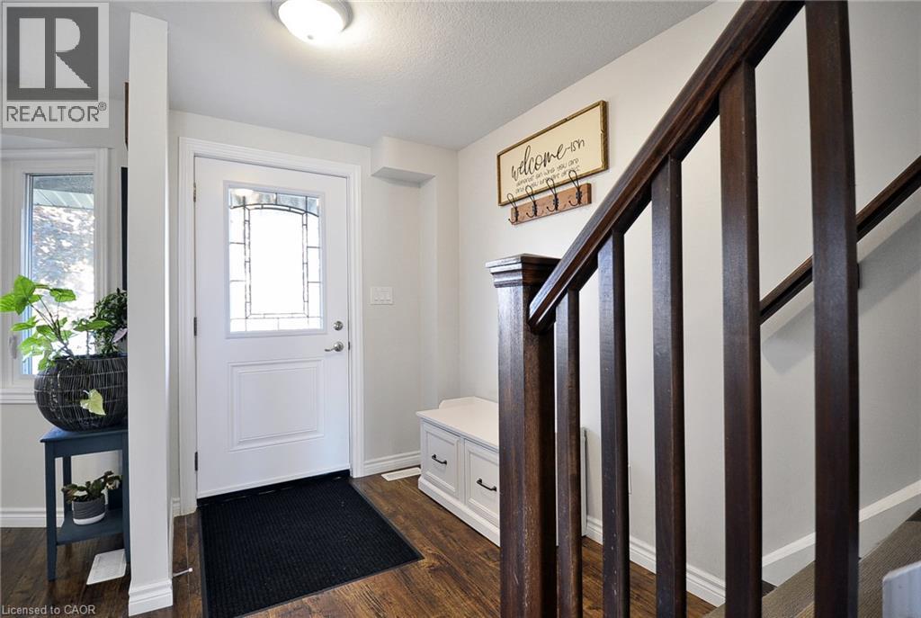 Semi-detached for sale at 23 Sacha Road, Silverheights, Cambridge, Ontario, photo 4