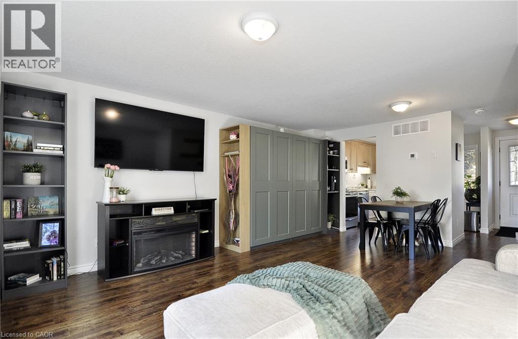 Semi-detached for sale at 23 Sacha Road, Silverheights, Cambridge, Ontario, photo 8
