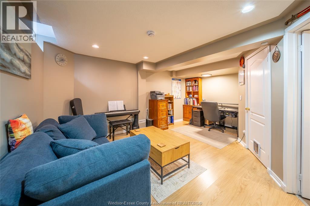 1016 Peach Blossom Crescent, Windsor, Ontario  N9G 2R5 - Photo 14 - 26025838
