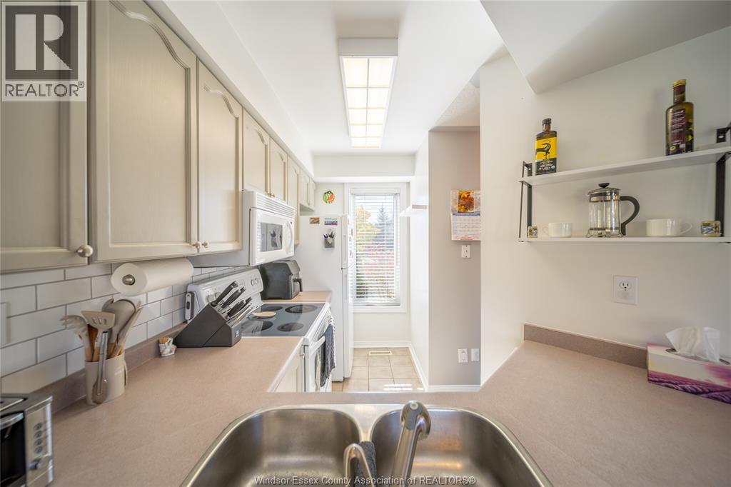 1016 Peach Blossom Crescent, Windsor, Ontario  N9G 2R5 - Photo 6 - 26025838