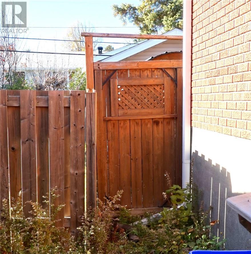 1063 Beaumont Avenue, Greater Sudbury, Ontario P3A 3G7 - Photo 28 - 2130879
