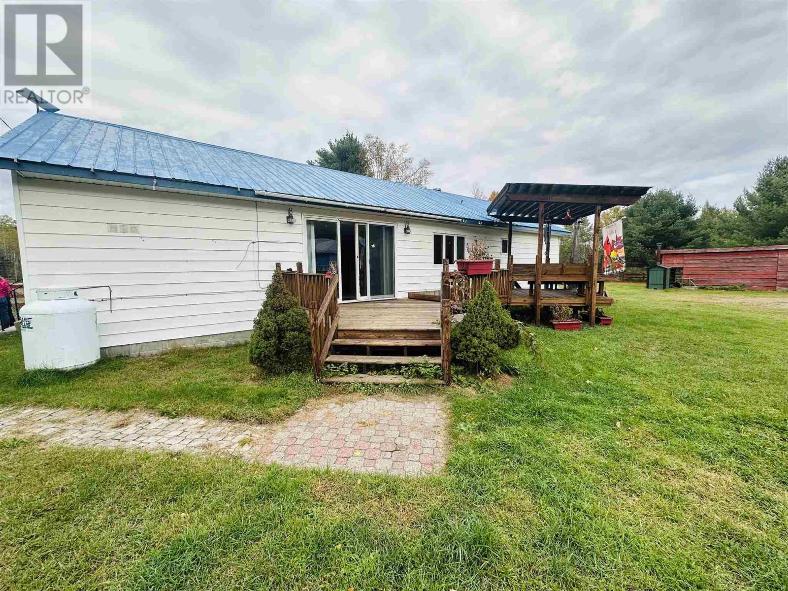 16 Ski Hill Rd, Searchmont, Ontario P0S 1J0 - Photo 4 - SM262839