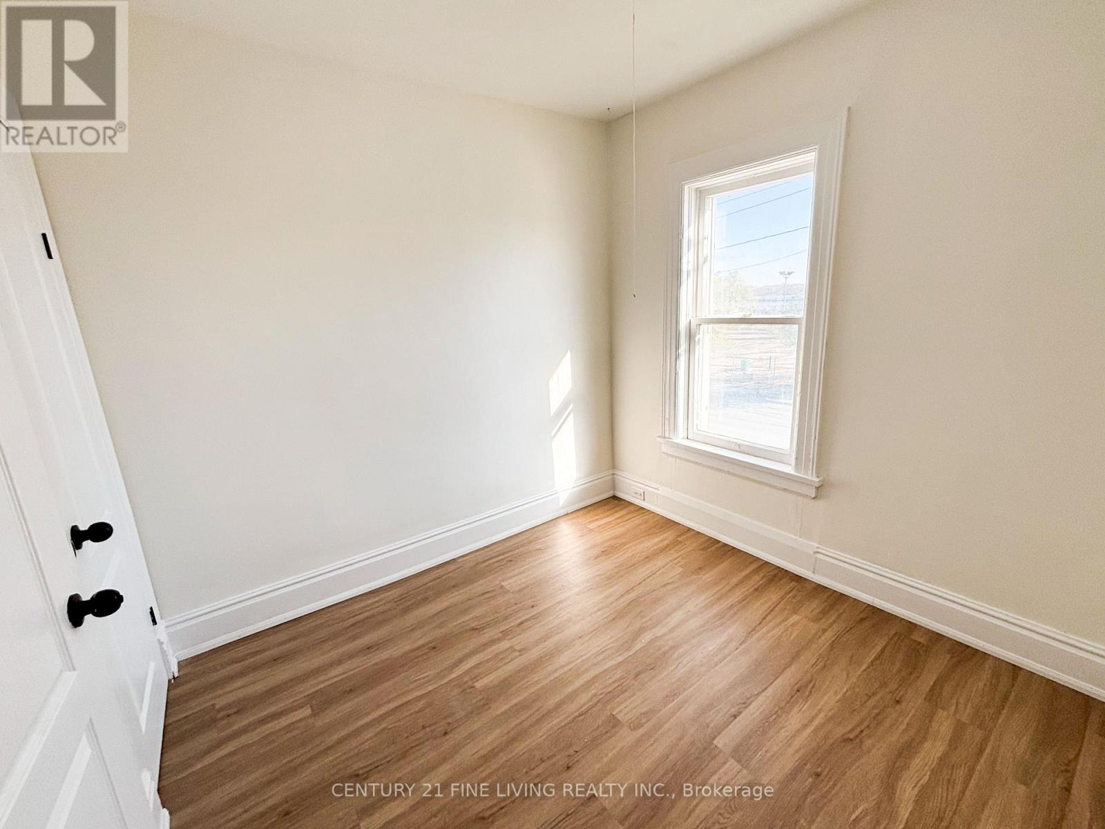 2 - 146 Bradford Street, Barrie, Ontario  L4N 3B3 - Photo 2 - S14100696