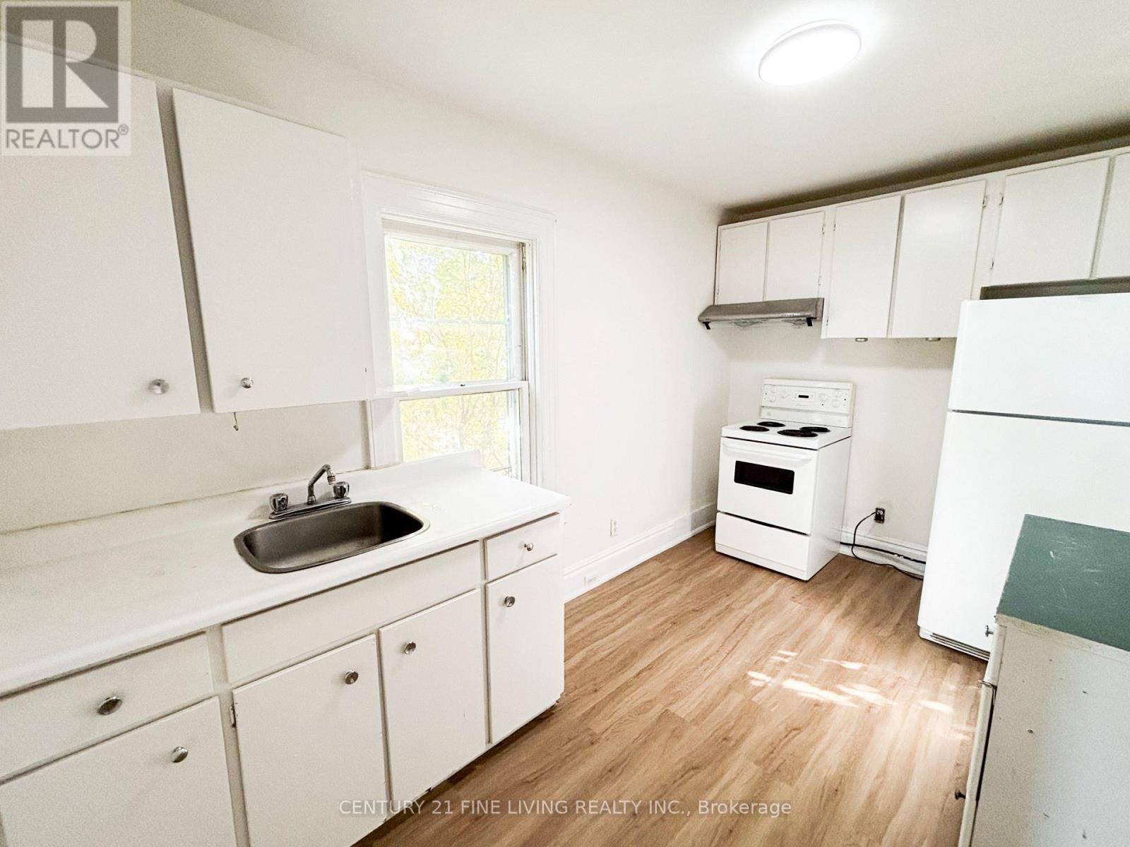 2 - 146 Bradford Street, Barrie, Ontario  L4N 3B3 - Photo 4 - S14100696
