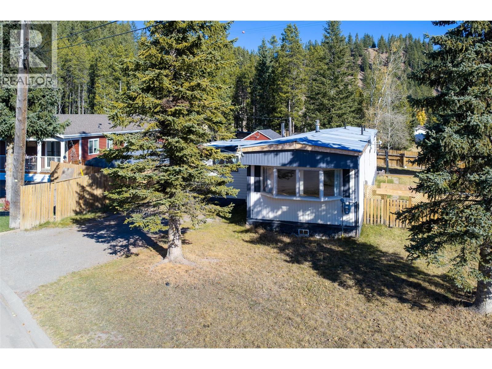 1555 Newgate Crescent Crescent, Elkford, British Columbia