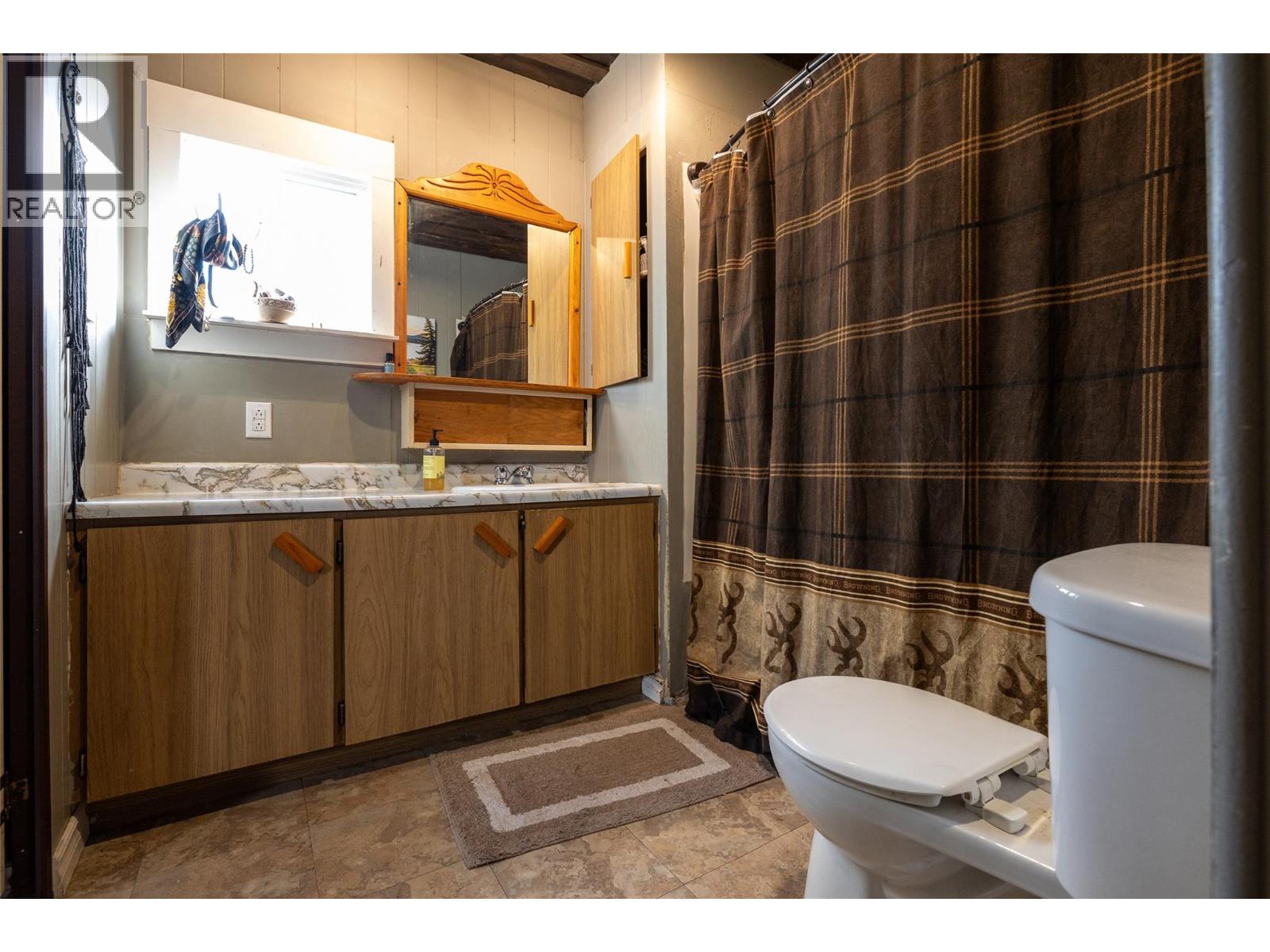 1555 Newgate Crescent Crescent, Elkford, British Columbia  V0B 1H0 - Photo 20 - 10404054