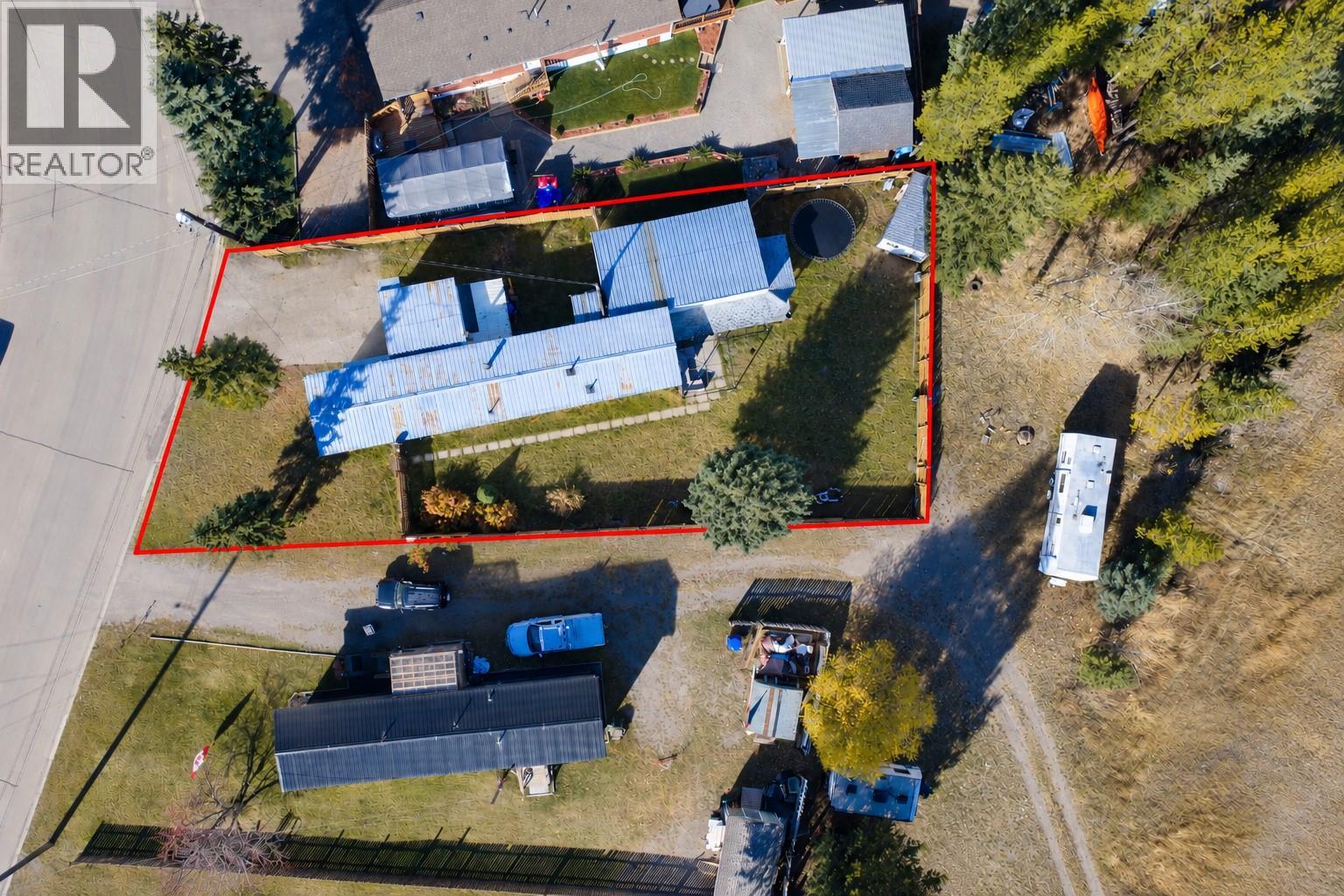 1555 Newgate Crescent Crescent, Elkford, British Columbia  V0B 1H0 - Photo 29 - 10404054