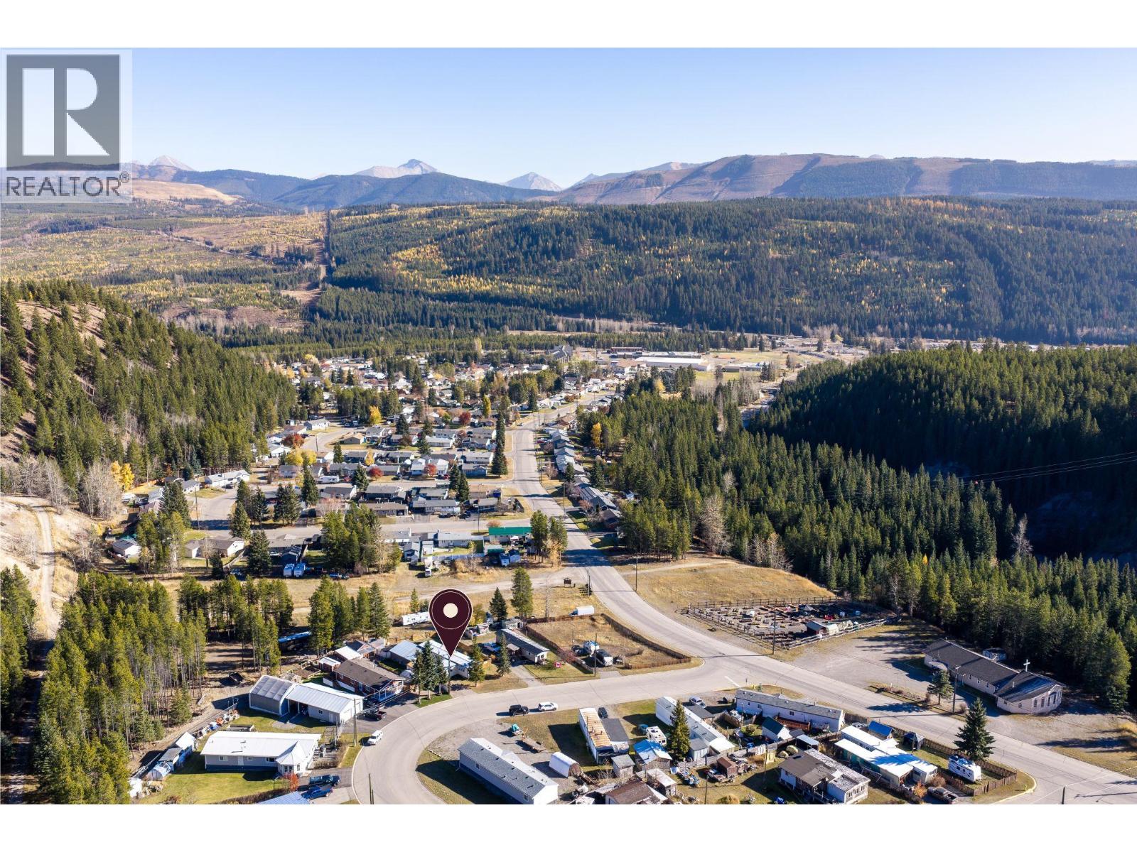 1555 Newgate Crescent Crescent, Elkford, British Columbia  V0B 1H0 - Photo 30 - 10404054