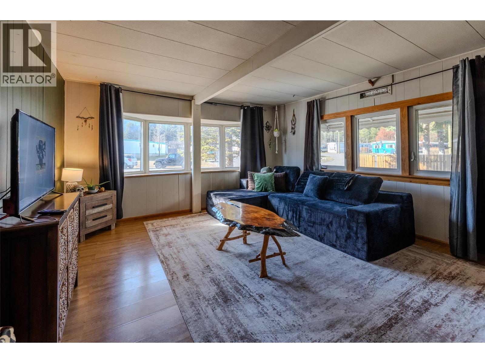 1555 Newgate Crescent Crescent, Elkford, British Columbia  V0B 1H0 - Photo 5 - 10404054
