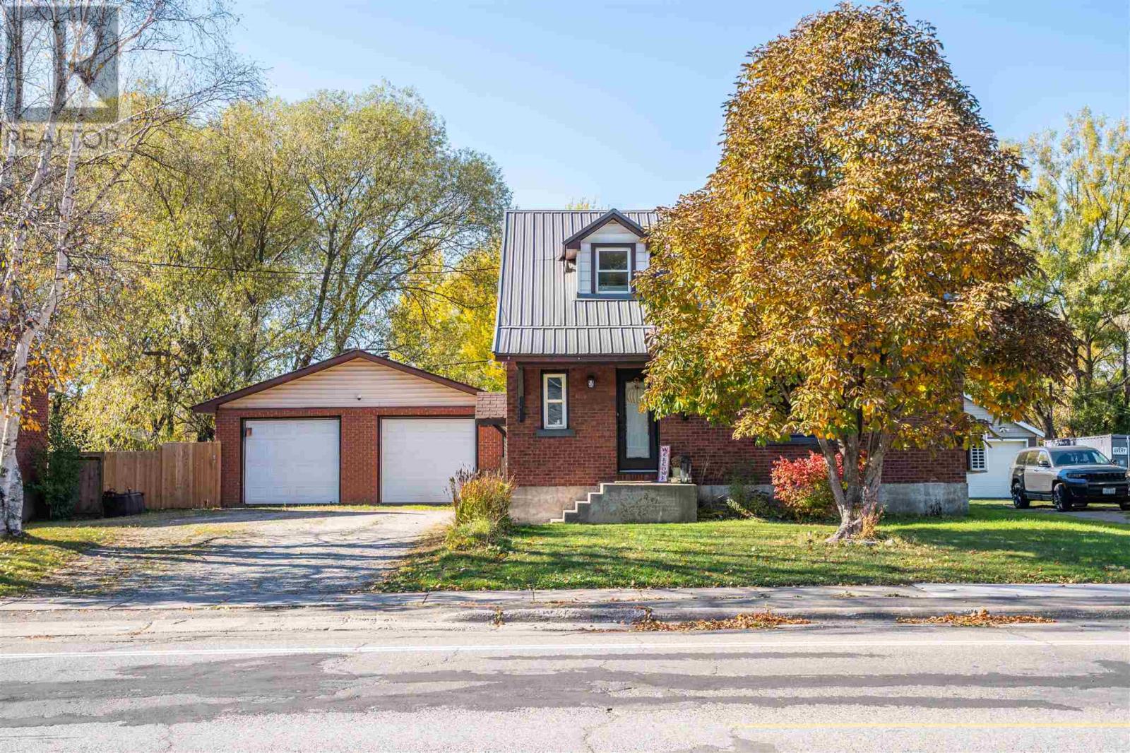 317 Goulais Ave, Sault Ste. Marie, Ontario  P6C 5A3 - Photo 2 - SM262979