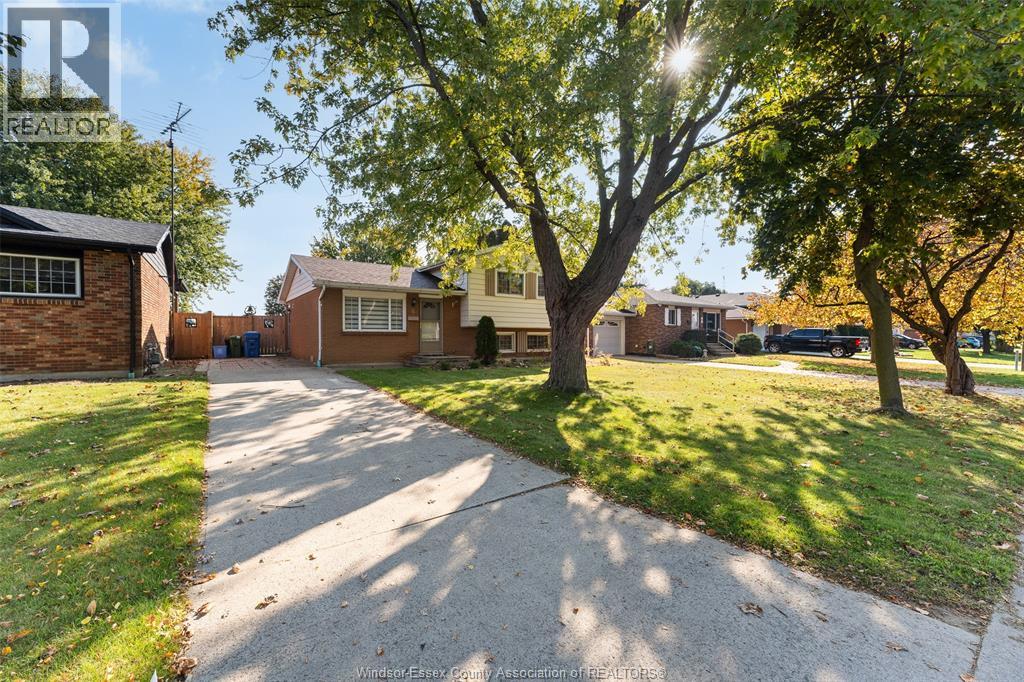 6 Camelot Avenue, Leamington, Ontario  N8H 4V6 - Photo 2 - 26025537