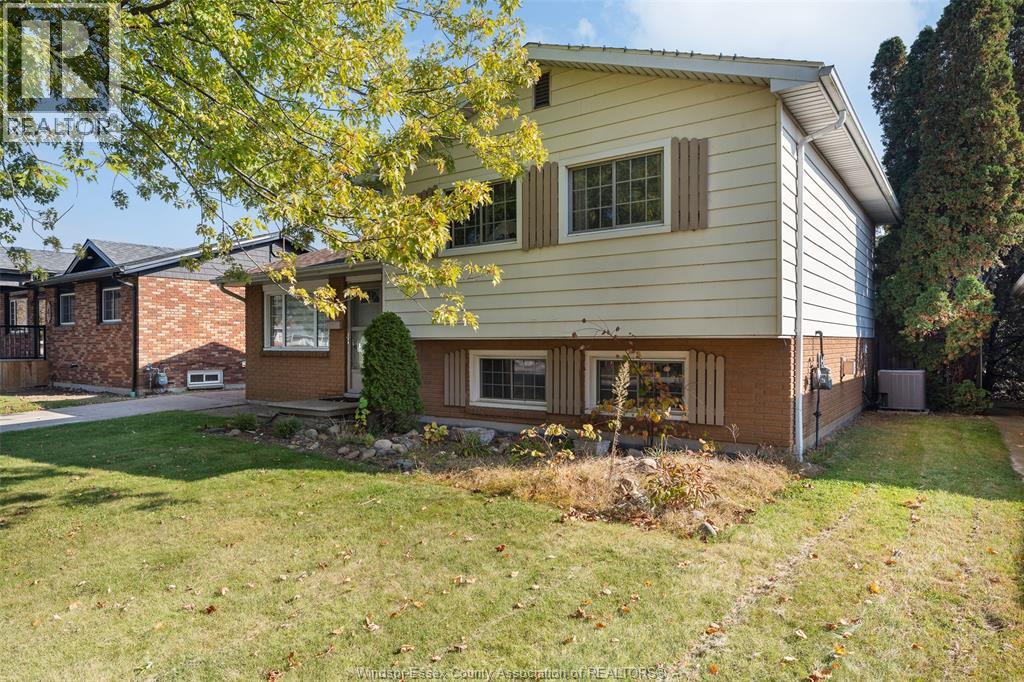 6 Camelot Avenue, Leamington, Ontario  N8H 4V6 - Photo 4 - 26025537