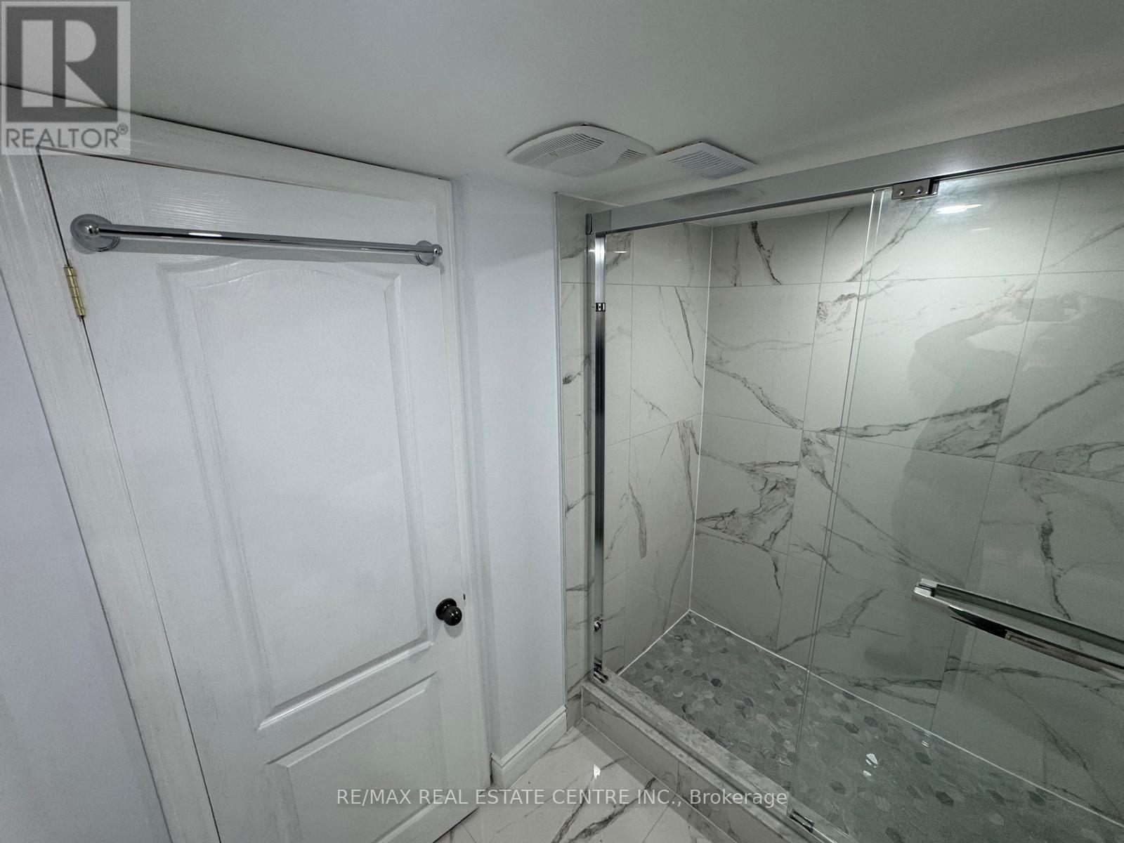 Bsmt - 155 Waller Street, Whitby, Ontario  L1R 2P7 - Photo 5 - E14115984