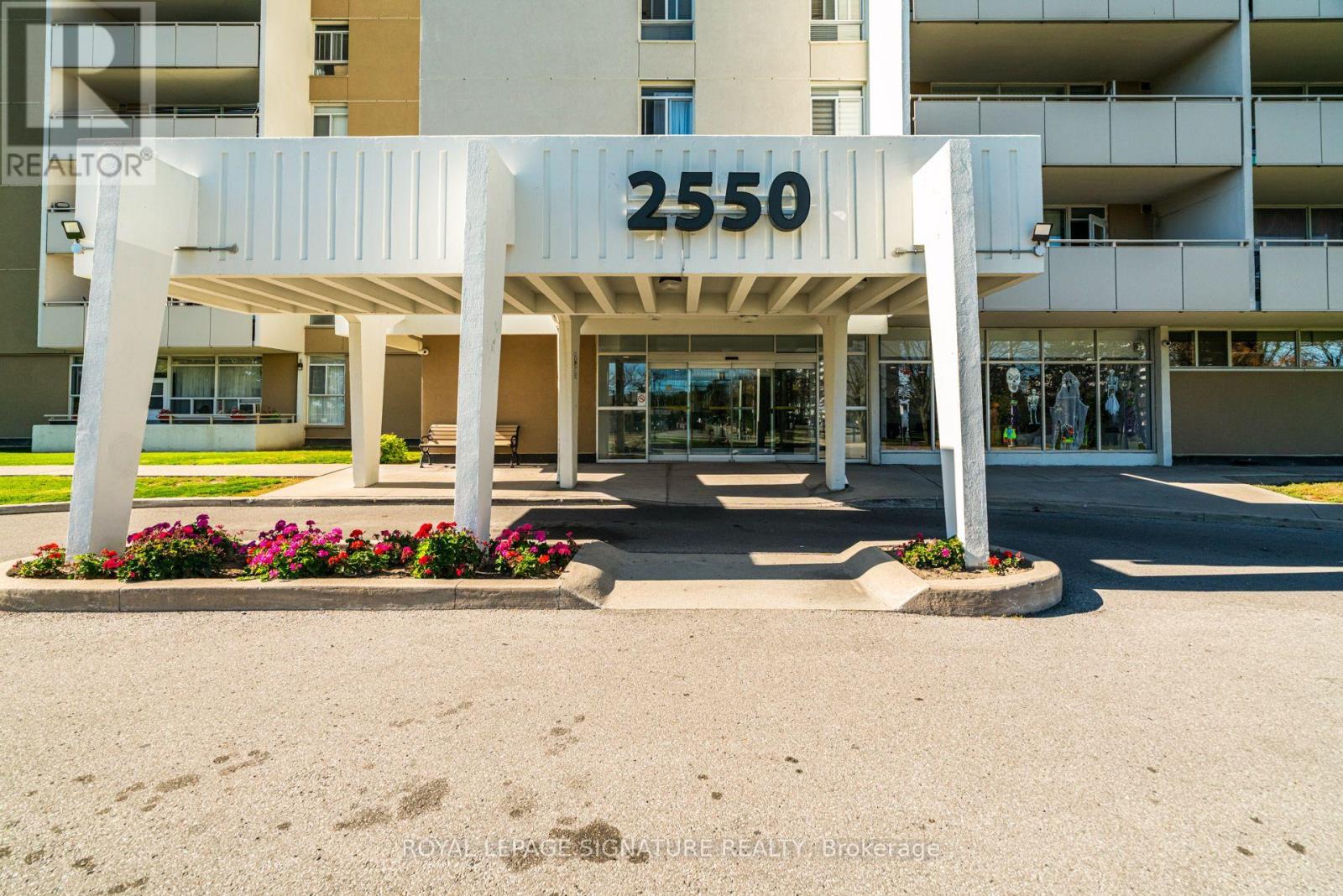812 - 2550 Pharmacy Avenue, Toronto, Ontario  M1W 1H9 - Photo 2 - E14116078