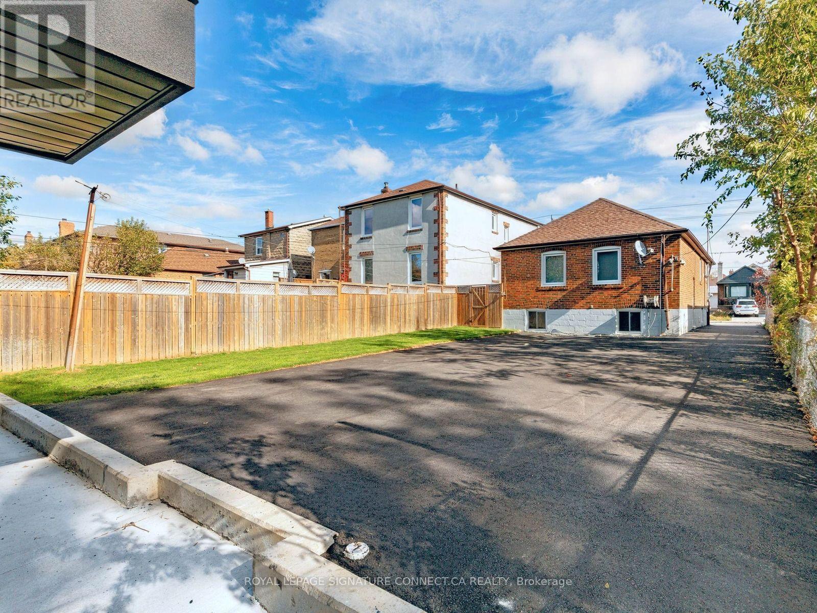 Gsuite - 30 Snider Avenue, Toronto, Ontario  M6E 4R9 - Photo 24 - W14115974