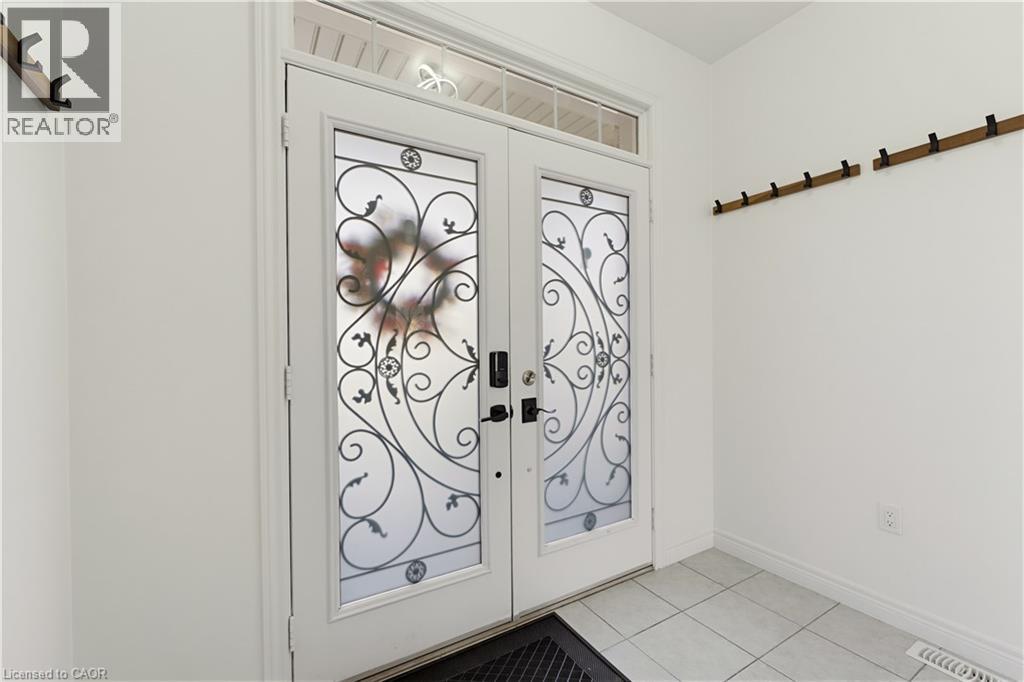 58 Summerberry Way, Hamilton, Ontario  L9B 0G2 - Photo 8 - 40873905