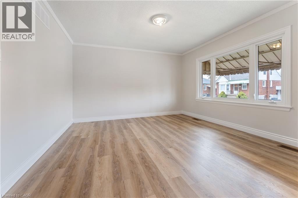65 East 11th Street Unit# Main Floor, Hamilton, Ontario  L9A 3T3 - Photo 9 - 40871626