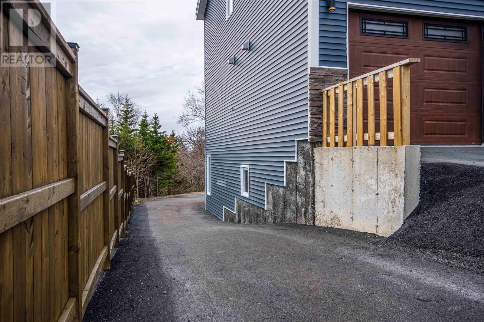 7 Christopher Street, Paradise — photo 2