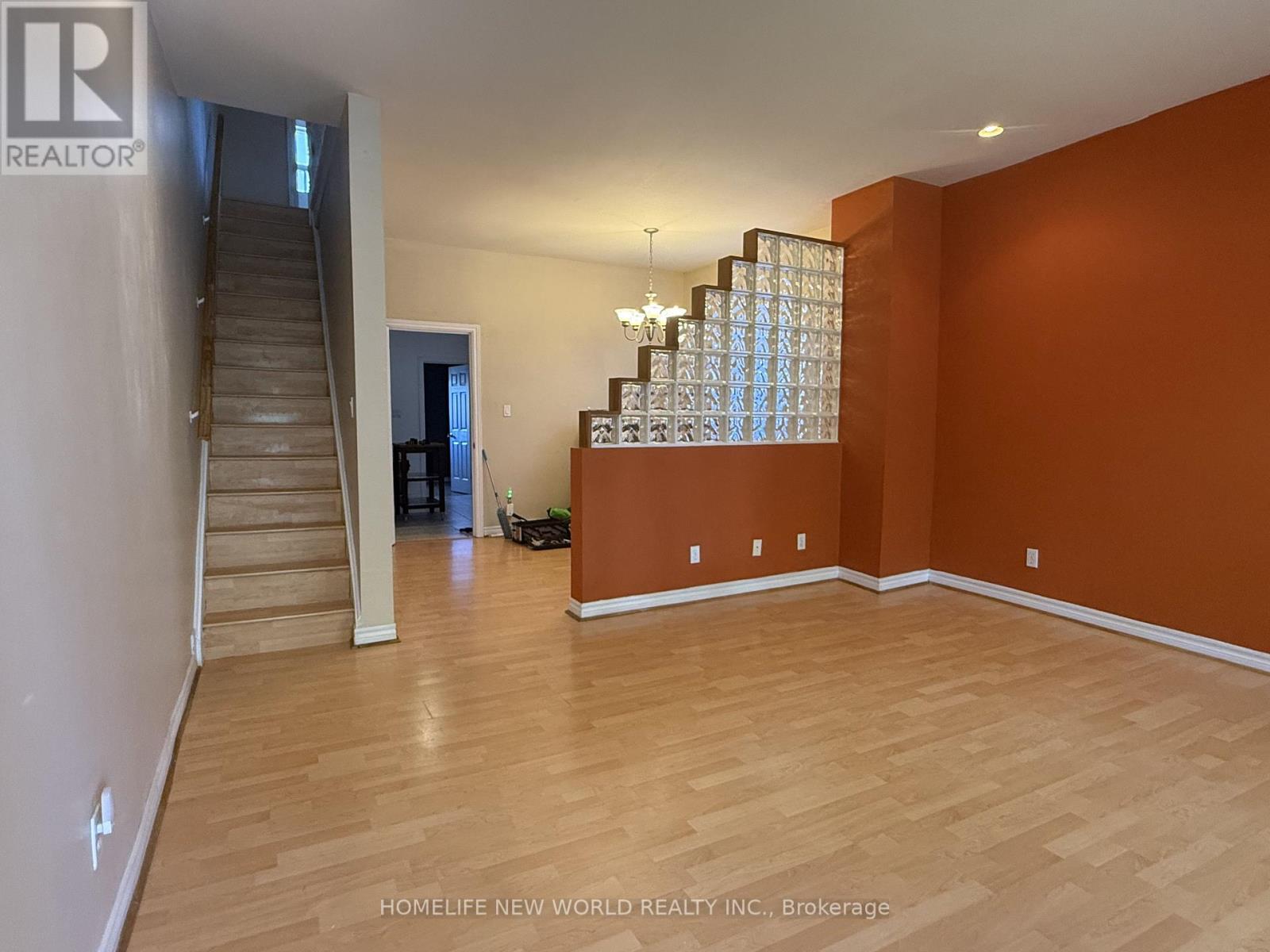 6 Dublin Street, Toronto, Ontario  M6H 1J3 - Photo 2 - C14111016