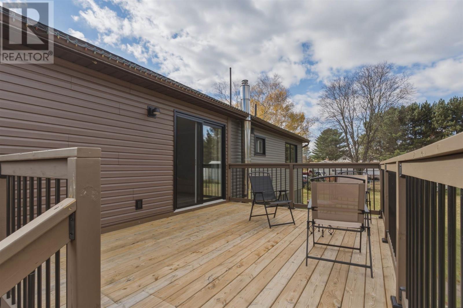 11 King St, Iron Bridge, Ontario  P0R 1H0 - Photo 3 - SM262974