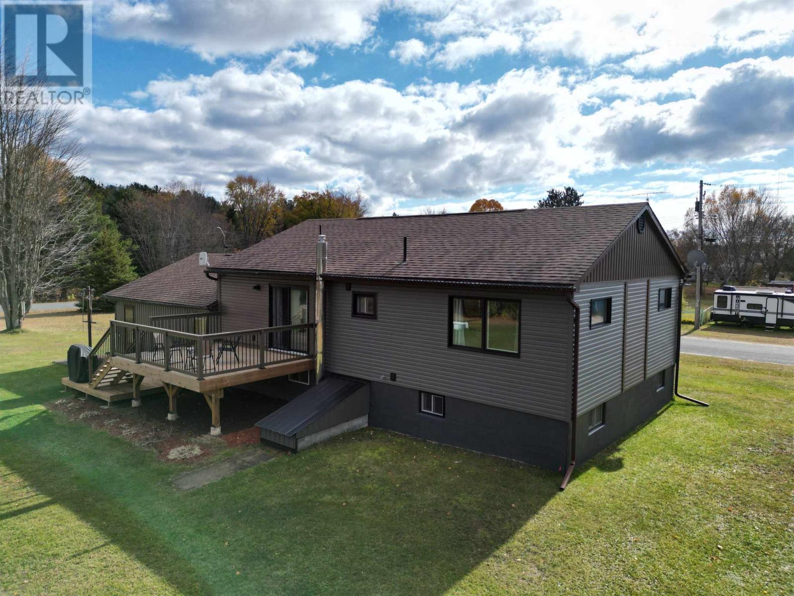 11 King St, Iron Bridge, Ontario  P0R 1H0 - Photo 6 - SM262974