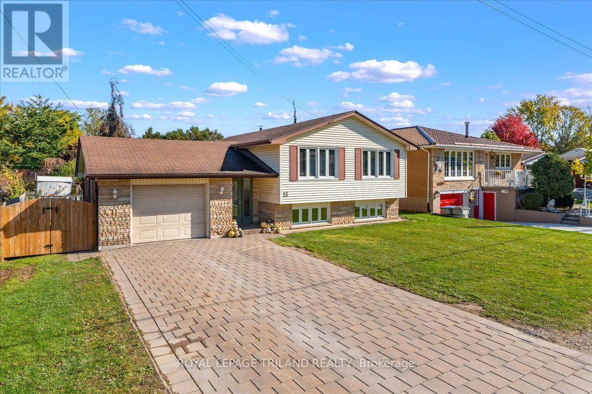23 Milliner Street, Strathroy-Caradoc, Ontario  N7G 2Z3 - Photo 2 - X14116276