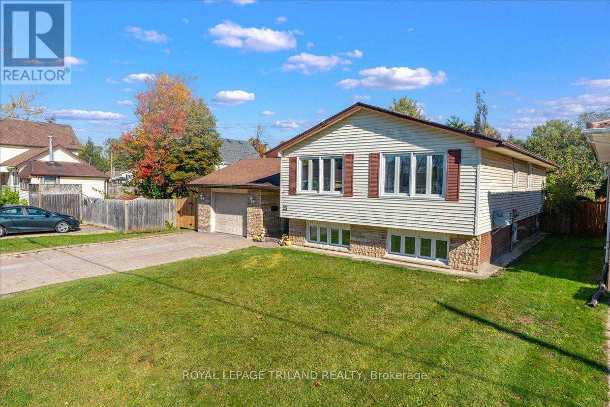 23 Milliner Street, Strathroy-Caradoc, Ontario  N7G 2Z3 - Photo 3 - X14116276