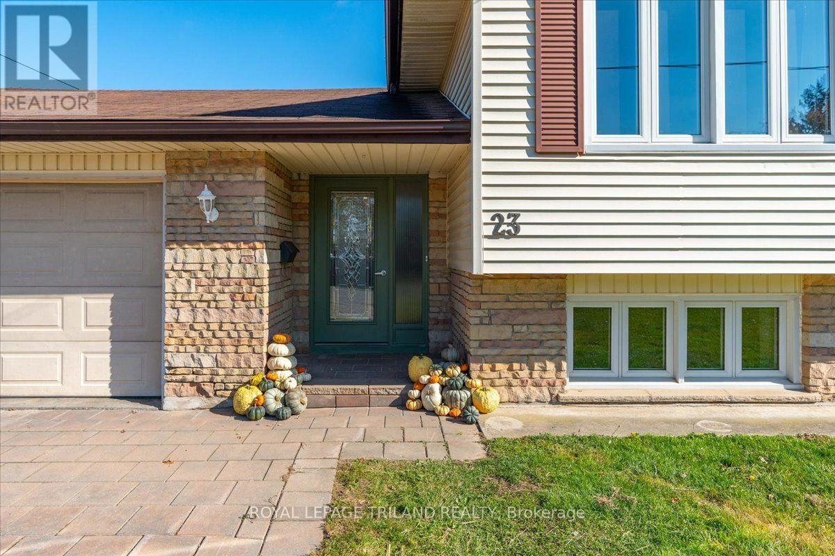 23 Milliner Street, Strathroy-Caradoc, Ontario  N7G 2Z3 - Photo 4 - X14116276