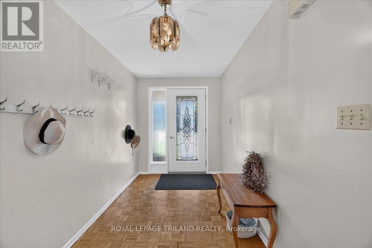23 Milliner Street, Strathroy-Caradoc, Ontario  N7G 2Z3 - Photo 6 - X14116276