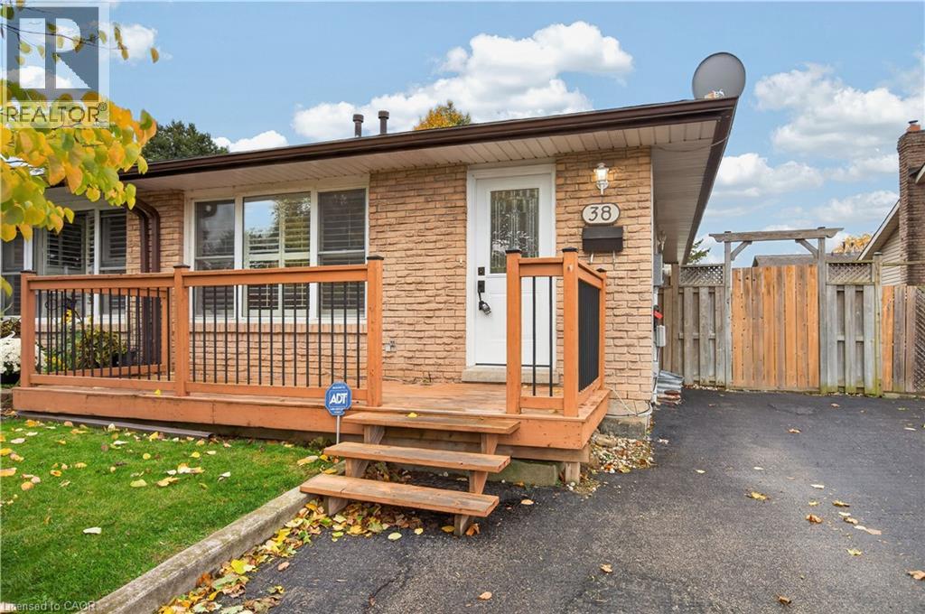 38 Southglen Road, Brantford, Ontario  N3R 7A1 - Photo 2 - 40870155