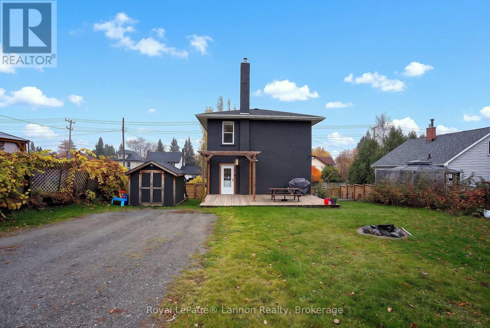 238 Algoma Street N, Thunder Bay, Ontario  P7A 5A4 - Photo 2 - X14116308
