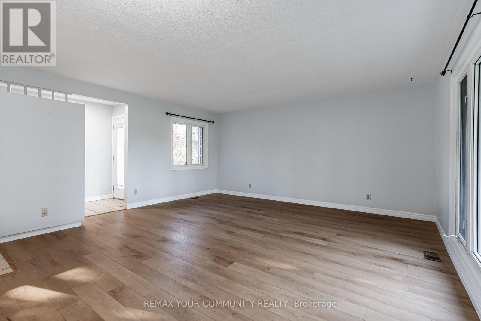 Main - 98 Wigmore Drive, Toronto, Ontario  M4A 2E8 - Photo 11 - C14112746