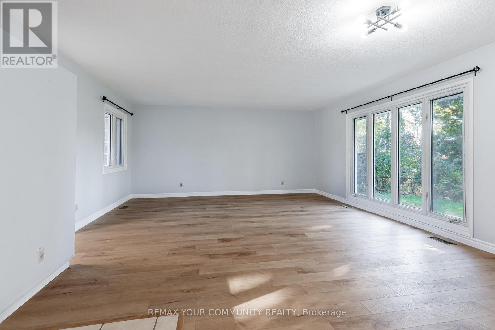 Main - 98 Wigmore Drive, Toronto, Ontario  M4A 2E8 - Photo 10 - C14112746