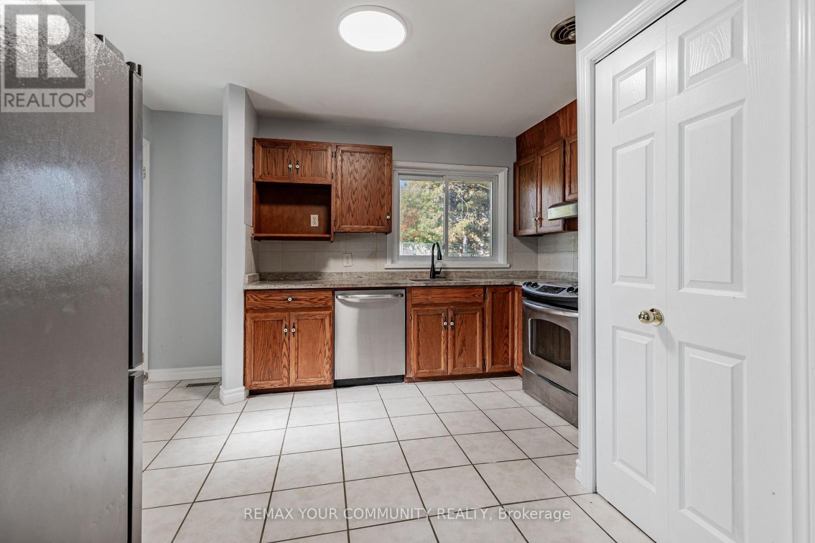 Main - 98 Wigmore Drive, Toronto, Ontario  M4A 2E8 - Photo 16 - C14112746