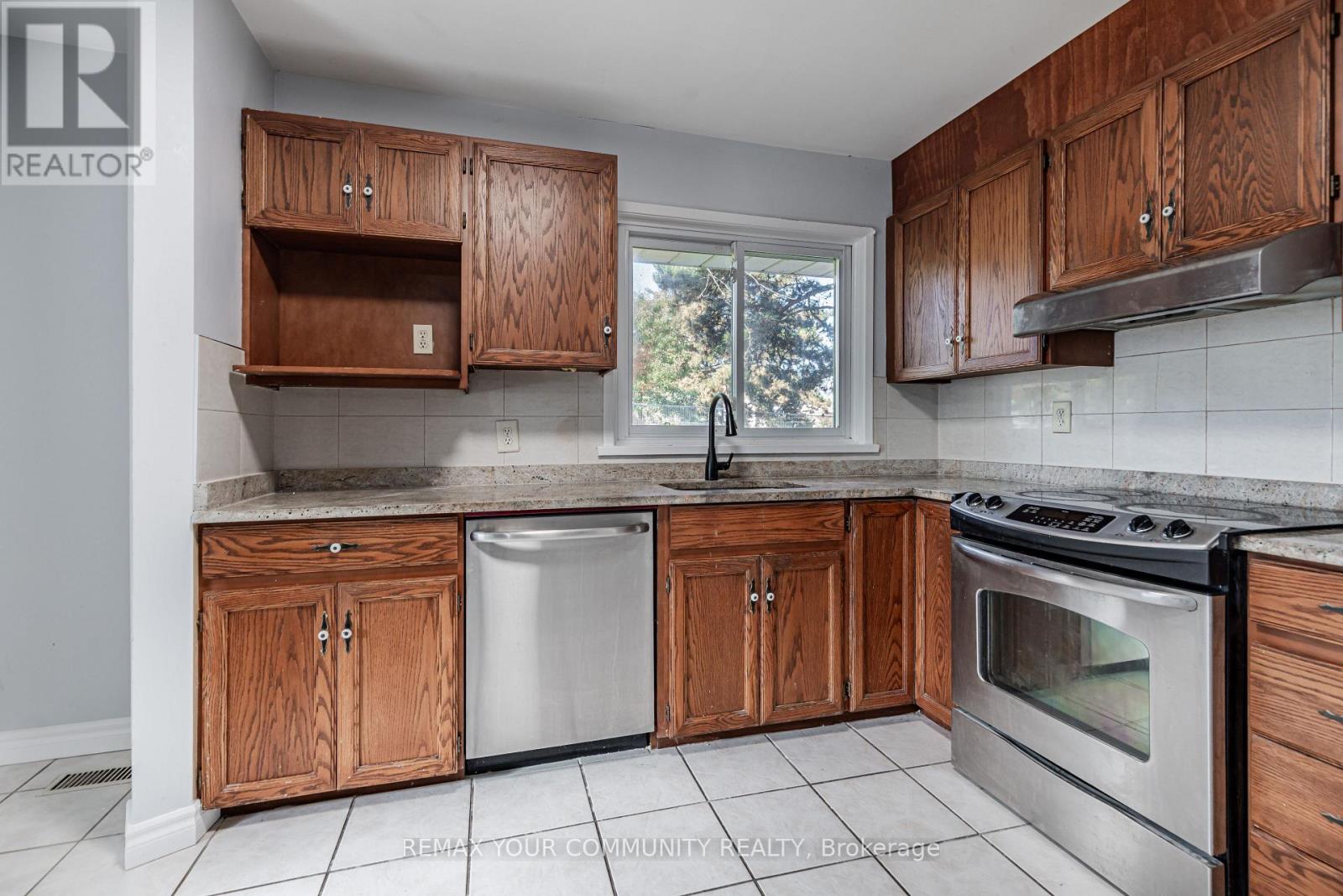 Main - 98 Wigmore Drive, Toronto, Ontario  M4A 2E8 - Photo 17 - C14112746