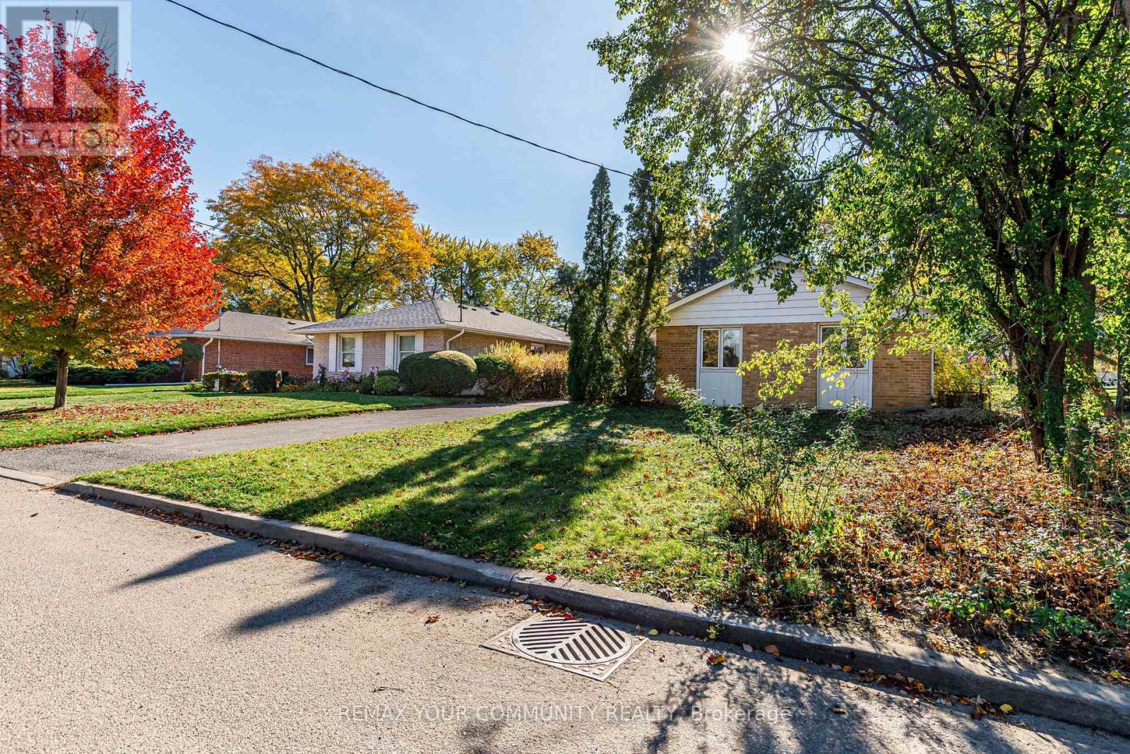 Main - 98 Wigmore Drive, Toronto, Ontario  M4A 2E8 - Photo 2 - C14112746
