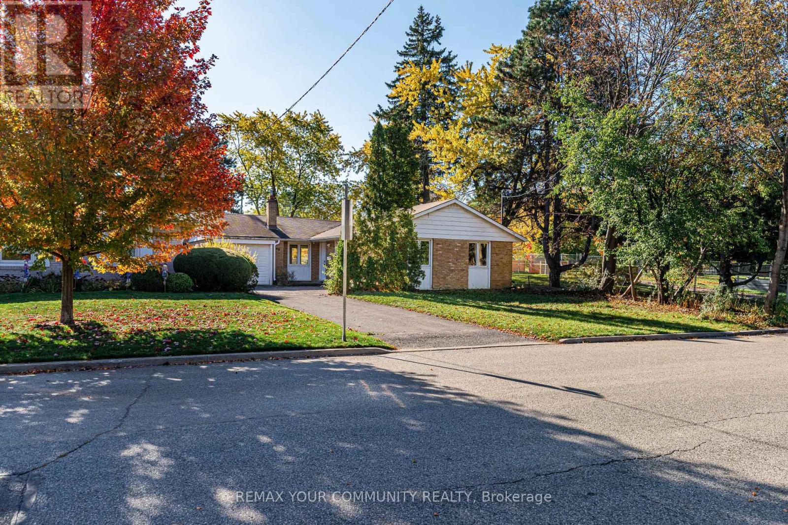 Main - 98 Wigmore Drive, Toronto, Ontario  M4A 2E8 - Photo 3 - C14112746