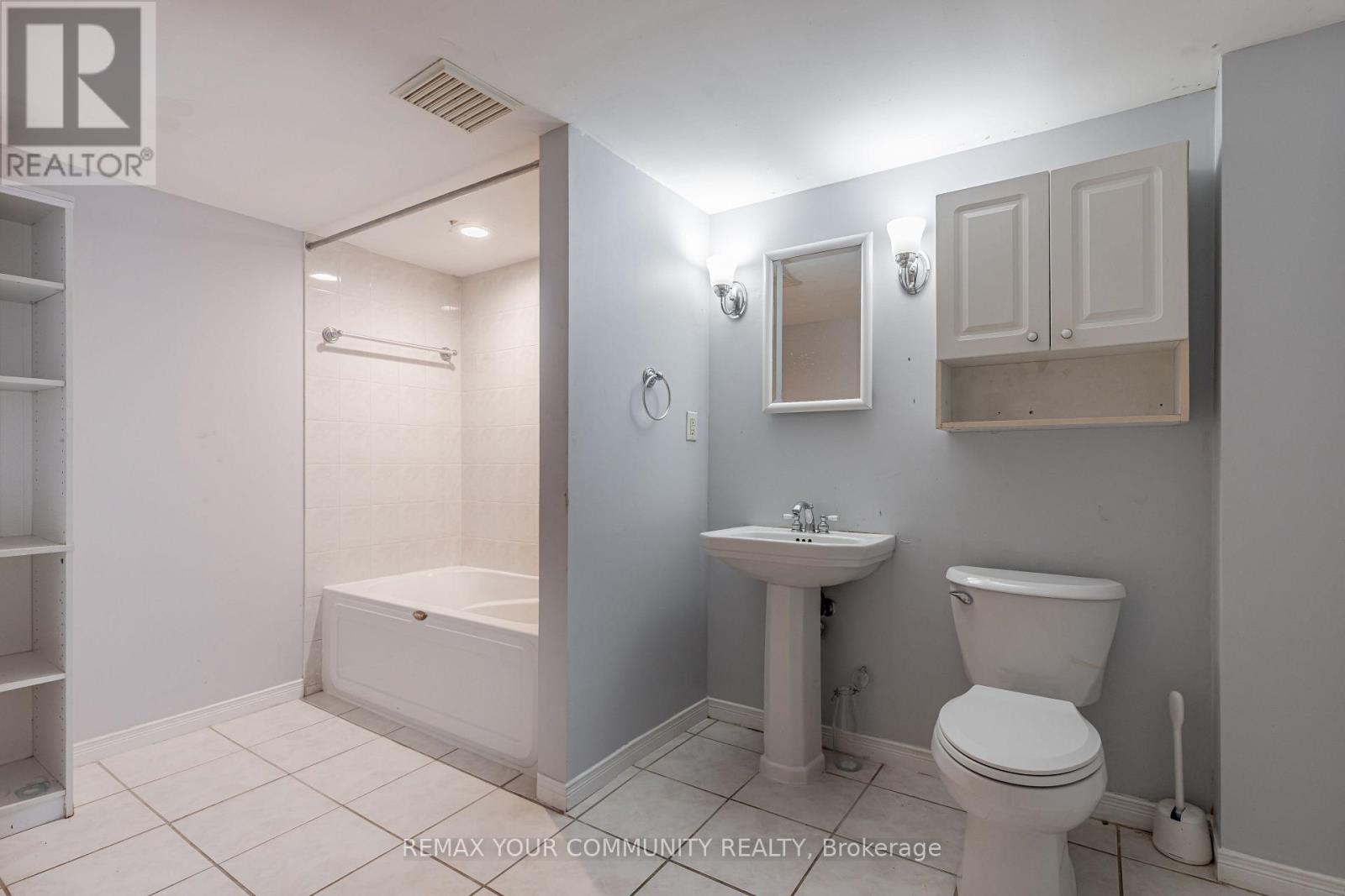 Main - 98 Wigmore Drive, Toronto, Ontario  M4A 2E8 - Photo 41 - C14112746