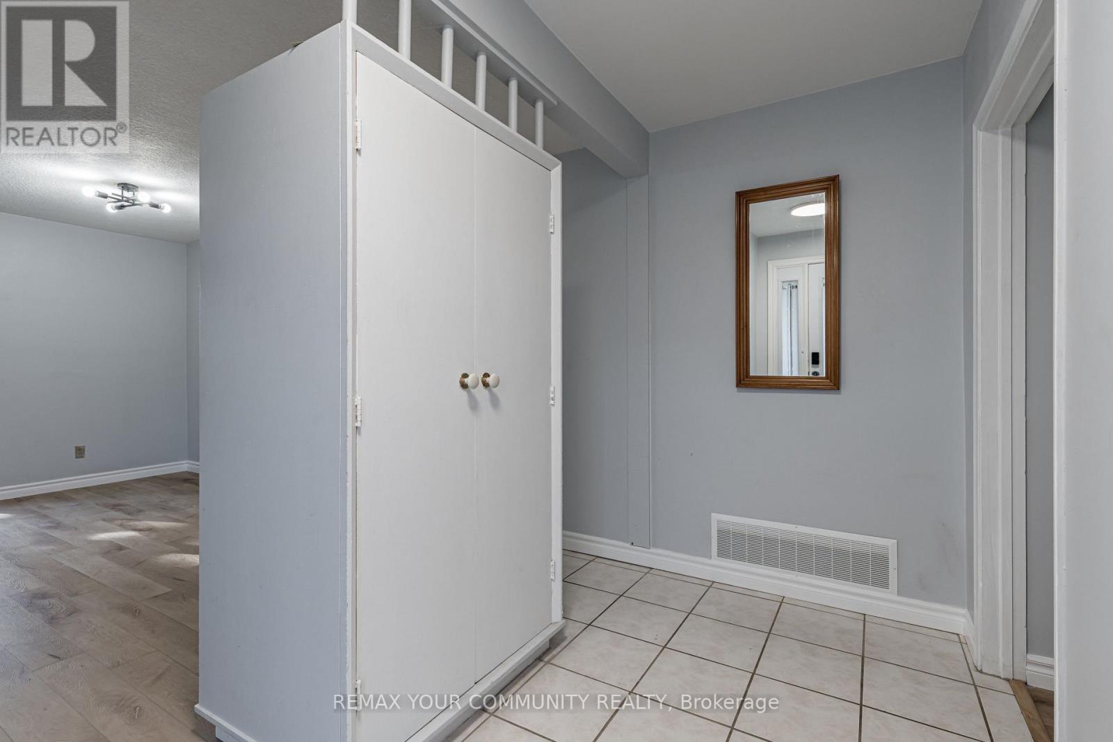 Main - 98 Wigmore Drive, Toronto, Ontario  M4A 2E8 - Photo 7 - C14112746