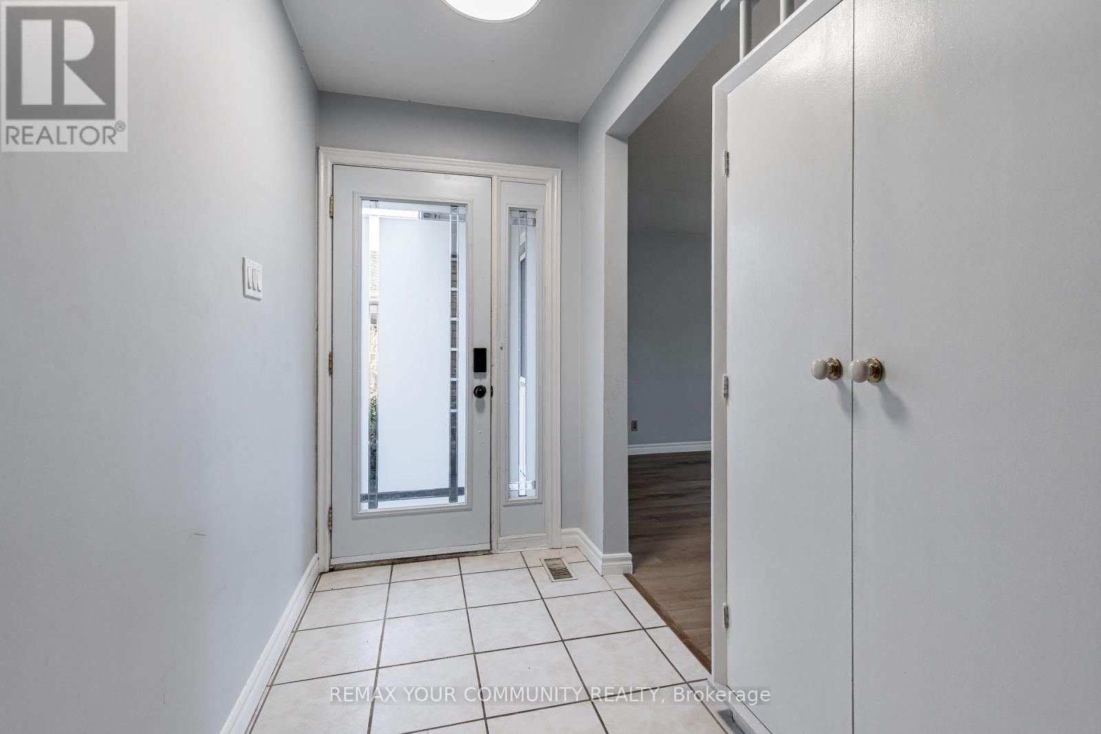 Main - 98 Wigmore Drive, Toronto, Ontario  M4A 2E8 - Photo 8 - C14112746