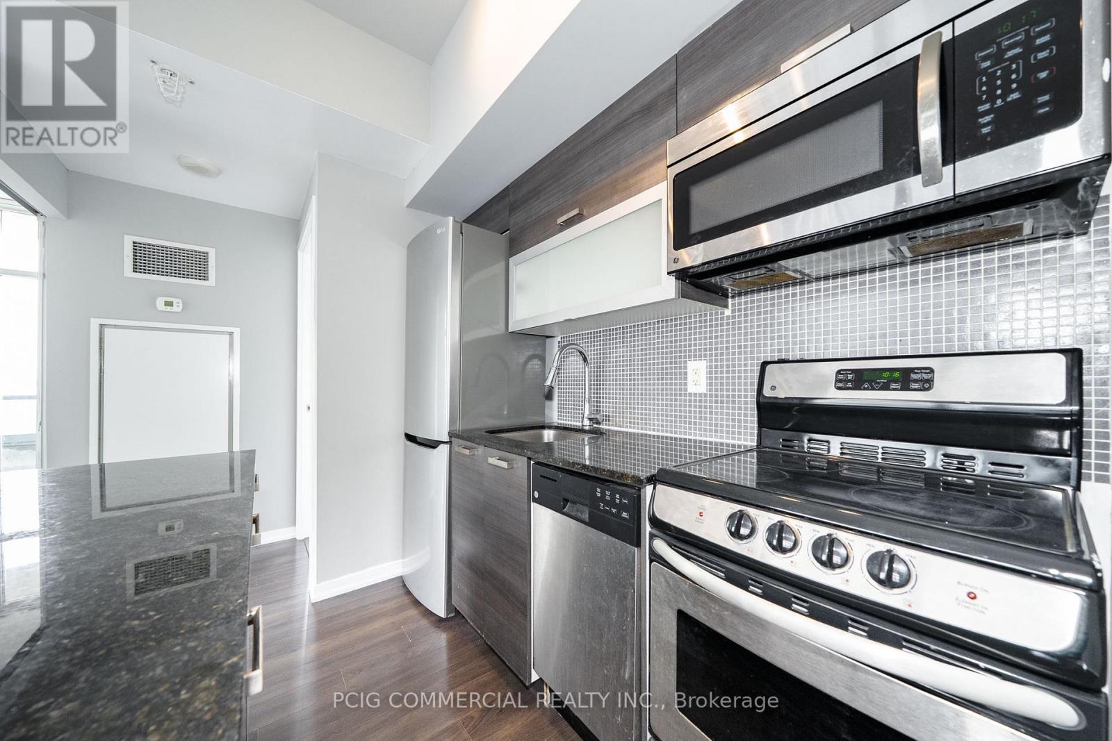 803w - 36 Lisgar Street, Toronto, Ontario  M6J 0C7 - Photo 18 - C14116212